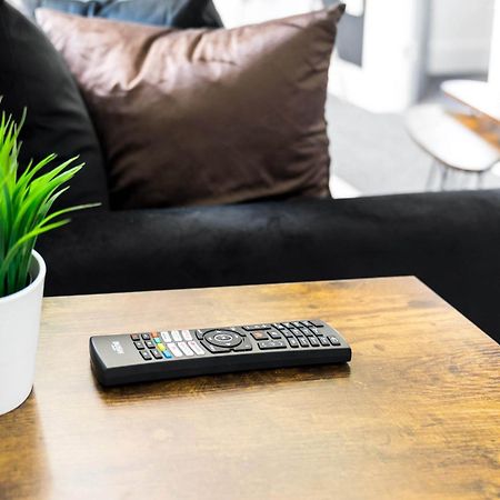 Luxe Apartment - Rowley Regis - Parking - Top Rated - Netflix - Wifi - 49Bg Cradley Heath Kültér fotó