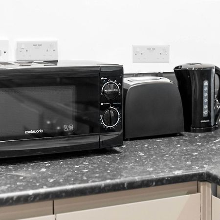 Luxe Apartment - Rowley Regis - Parking - Top Rated - Netflix - Wifi - 49Bg Cradley Heath Kültér fotó
