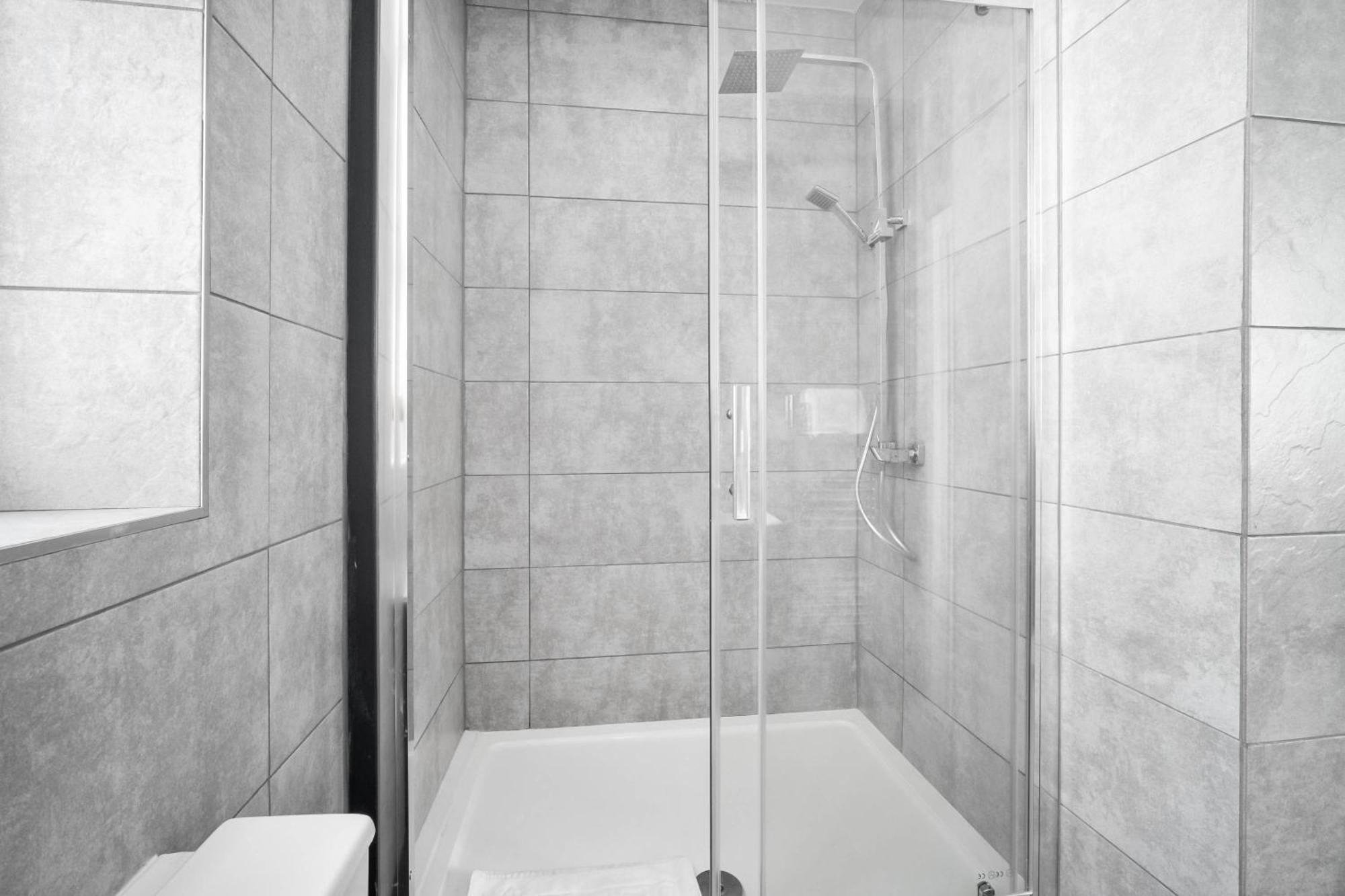 Luxe Apartment - Rowley Regis - Parking - Top Rated - Netflix - Wifi - 49Bg Cradley Heath Kültér fotó